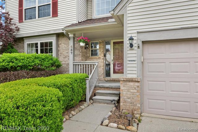 437 Light Tower Court, Belleville, MI 48111