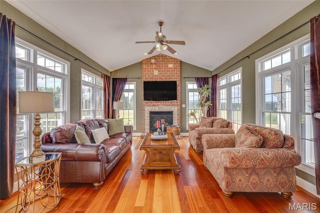 107 Bogey Creek Drive, Farmington, MO 63640