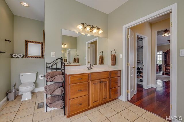107 Bogey Creek Drive, Farmington, MO 63640