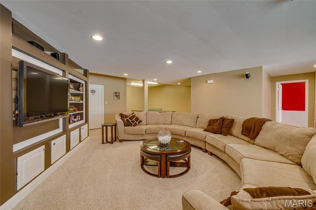 107 Bogey Creek Drive, Farmington, MO 63640
