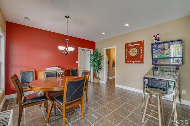 107 Bogey Creek Drive, Farmington, MO 63640