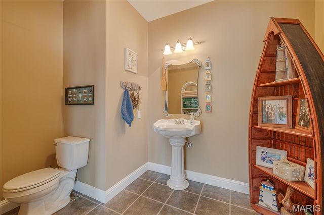 107 Bogey Creek Drive, Farmington, MO 63640