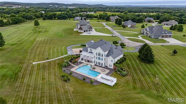 107 Bogey Creek Drive, Farmington, MO 63640