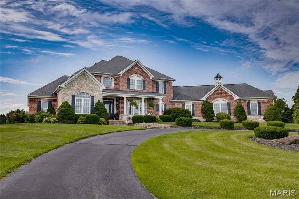 107 Bogey Creek Drive, Farmington, MO 63640