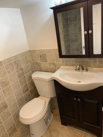 7 Lee Street 1, Marblehead, MA 01945