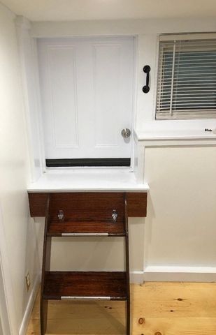 7 Lee Street 1, Marblehead, MA 01945