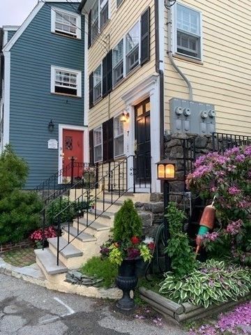 7 Lee Street 1, Marblehead, MA 01945