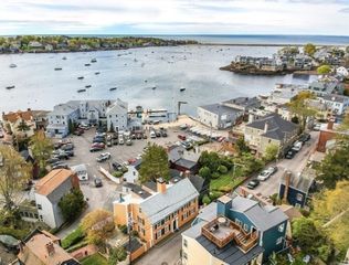 7 Lee Street 1, Marblehead, MA 01945