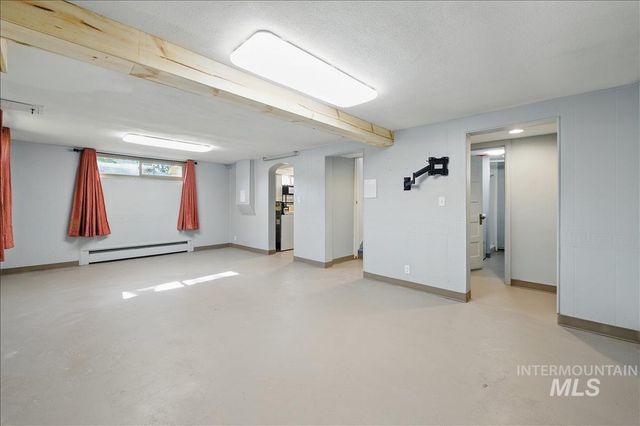 303 W Pine Ave, Meridian, ID 83642