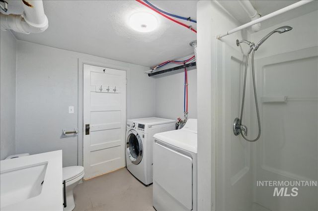 303 W Pine Ave, Meridian, ID 83642