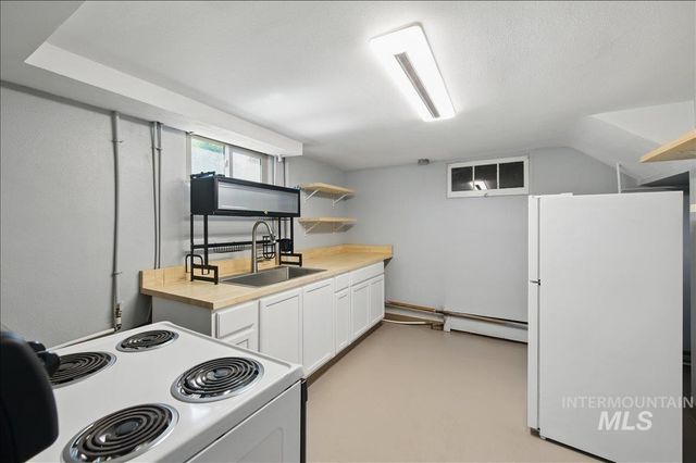 303 W Pine Ave, Meridian, ID 83642