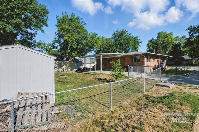 303 W Pine Ave, Meridian, ID 83642