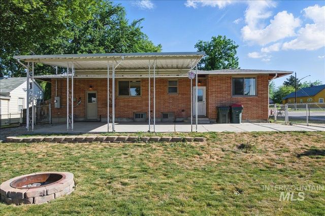 303 W Pine Ave, Meridian, ID 83642