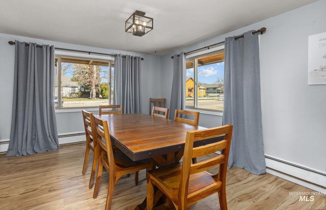 303 W Pine Ave, Meridian, ID 83642