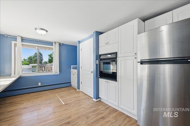 303 W Pine Ave, Meridian, ID 83642