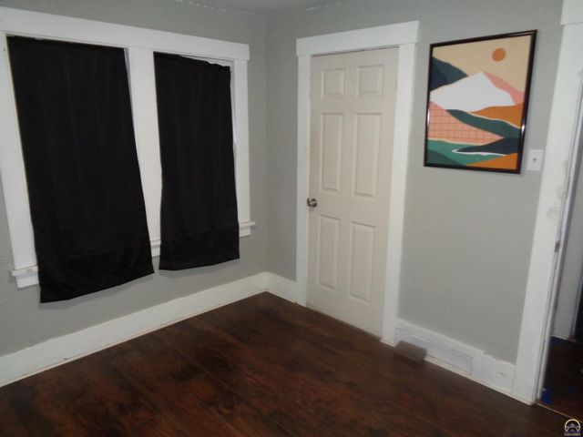 813 SW 2nd ST, Topeka, KS 66603