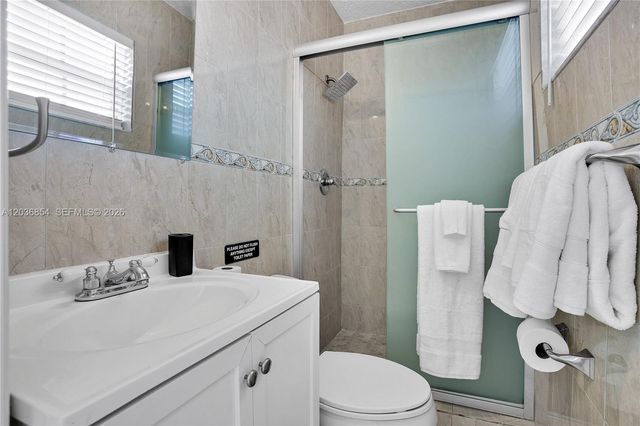 6452 Custer St, Hollywood, FL 33024