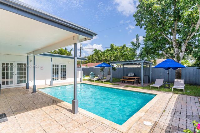 6452 Custer St, Hollywood, FL 33024