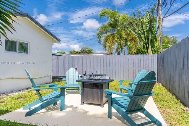 6452 Custer St, Hollywood, FL 33024