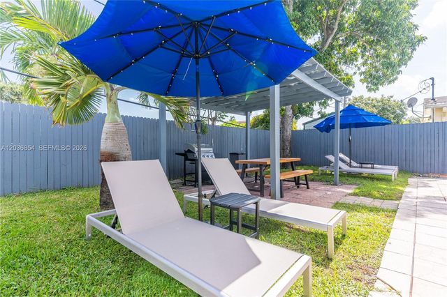 6452 Custer St, Hollywood, FL 33024
