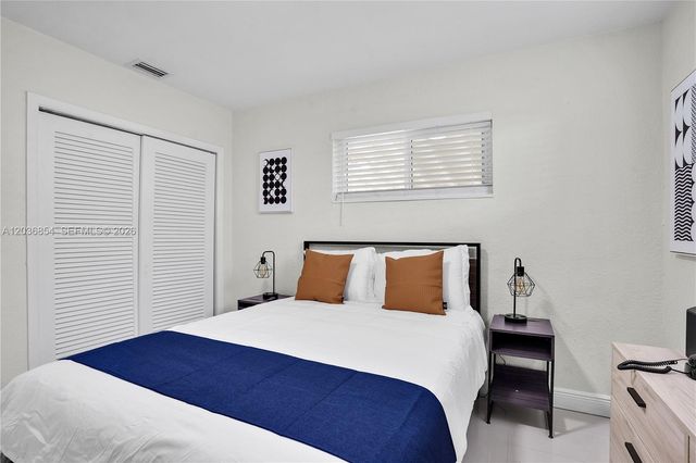 6452 Custer St, Hollywood, FL 33024