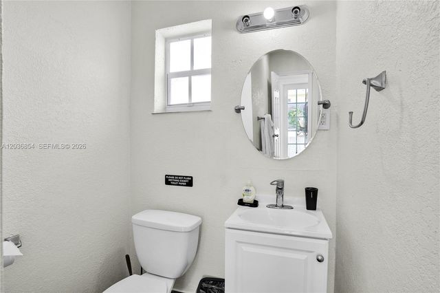 6452 Custer St, Hollywood, FL 33024
