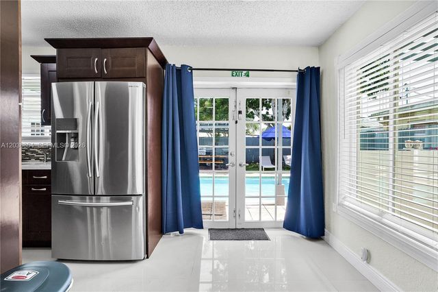 6452 Custer St, Hollywood, FL 33024