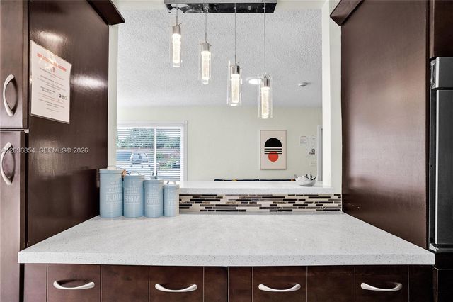 6452 Custer St, Hollywood, FL 33024