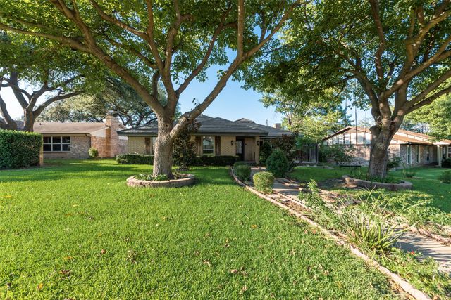3025 Truxillo Street, Dallas, TX 75228