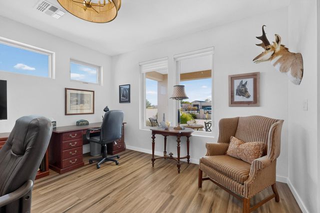 90 Camino De Claudio, Corrales, NM 87048
