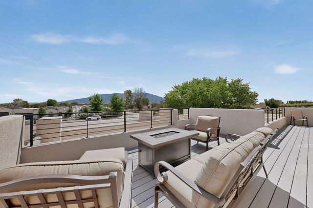 90 Camino De Claudio, Corrales, NM 87048