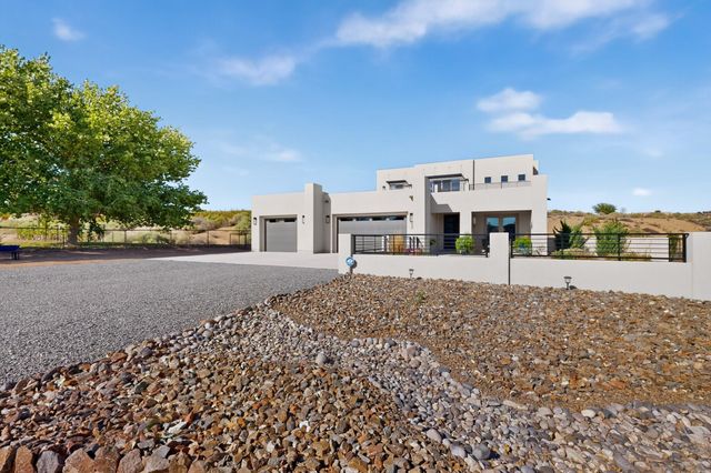 90 Camino De Claudio, Corrales, NM 87048