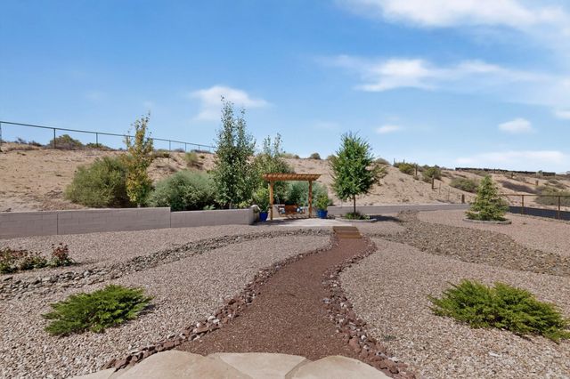 90 Camino De Claudio, Corrales, NM 87048