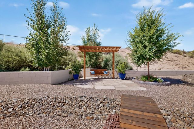 90 Camino De Claudio, Corrales, NM 87048
