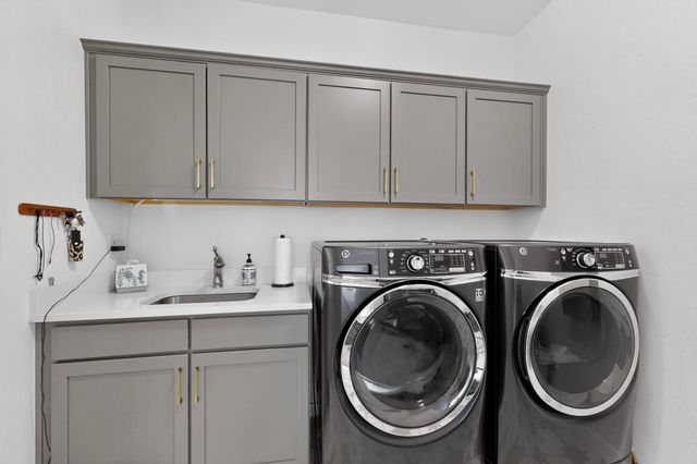 90 Camino De Claudio, Corrales, NM 87048