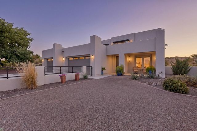 90 Camino De Claudio, Corrales, NM 87048