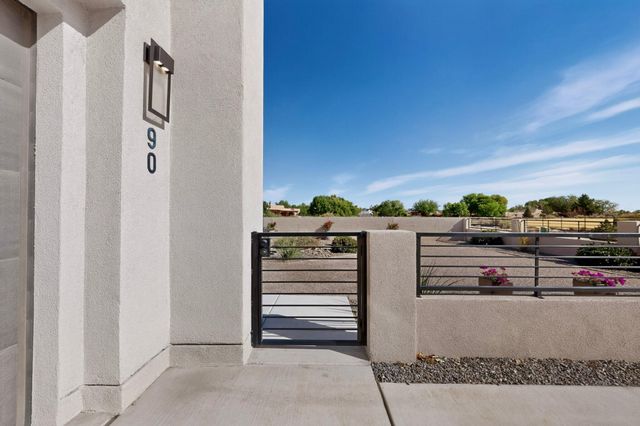 90 Camino De Claudio, Corrales, NM 87048
