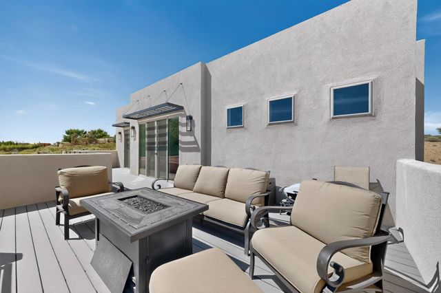 90 Camino De Claudio, Corrales, NM 87048