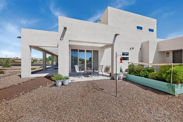90 Camino De Claudio, Corrales, NM 87048