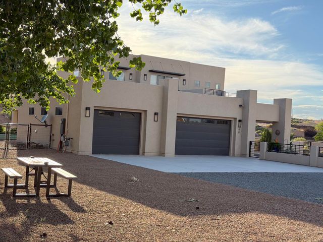 90 Camino De Claudio, Corrales, NM 87048