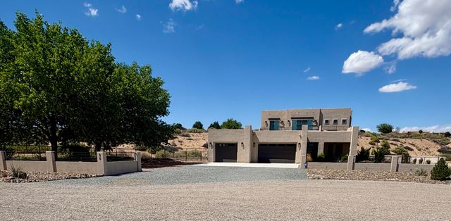 90 Camino De Claudio, Corrales, NM 87048