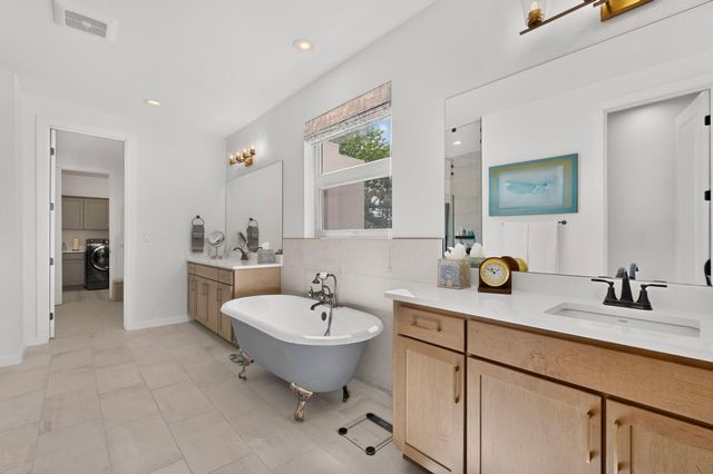 90 Camino De Claudio, Corrales, NM 87048