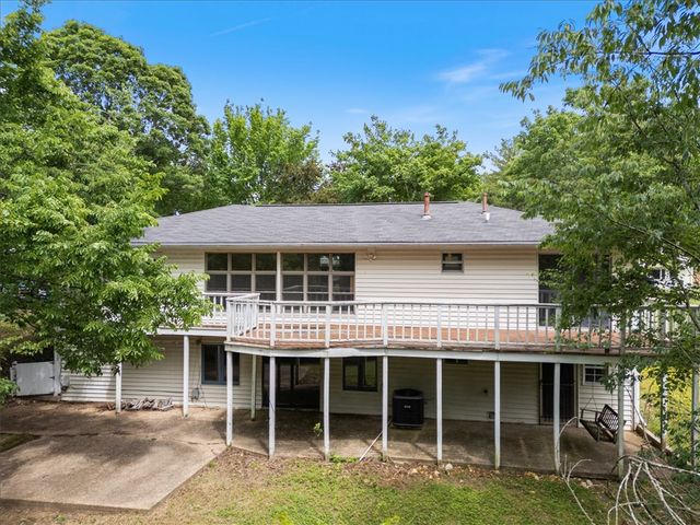 110 Shelton Drive, Eureka Springs, AR 72632