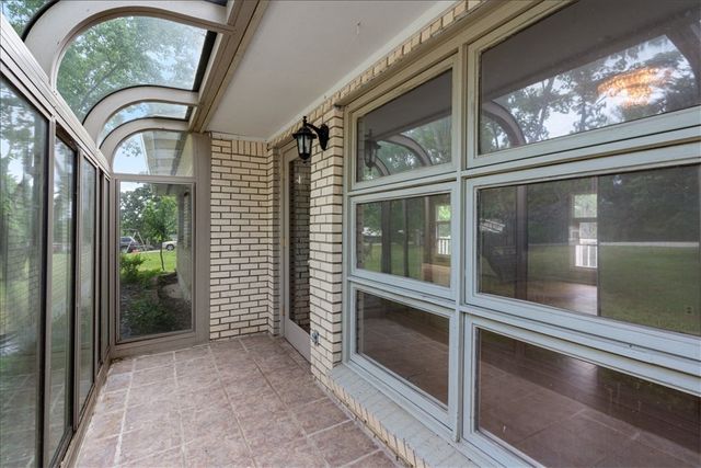 110 Shelton Drive, Eureka Springs, AR 72632