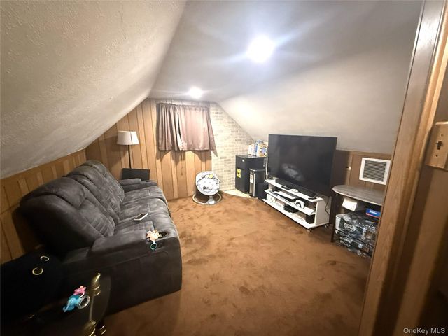 7 Clarissa Drive, Hicksville, NY 11801