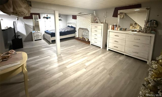 7 Clarissa Drive, Hicksville, NY 11801