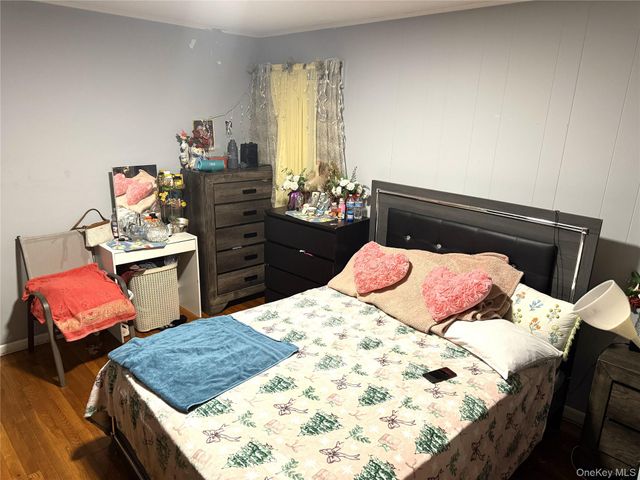 7 Clarissa Drive, Hicksville, NY 11801