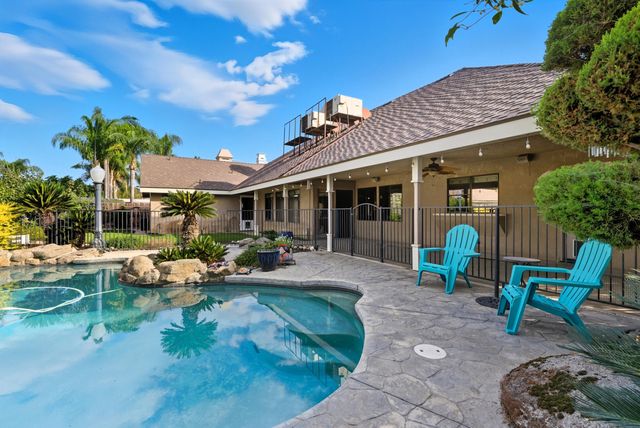 2923 S Johnson Street, Visalia, CA 93277