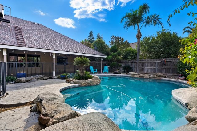 2923 S Johnson Street, Visalia, CA 93277