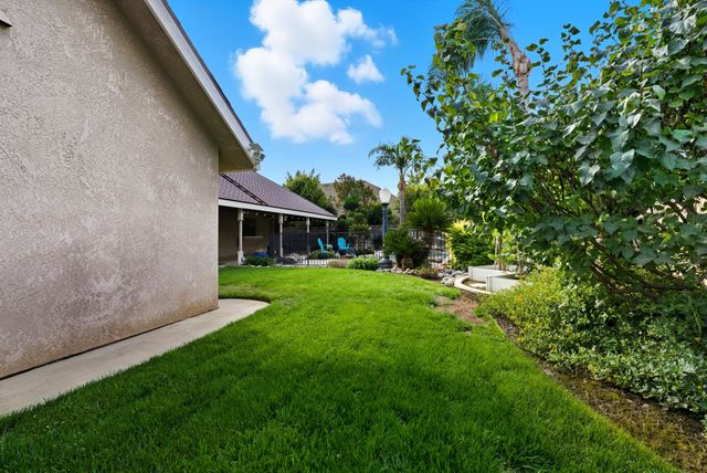 2923 S Johnson Street, Visalia, CA 93277